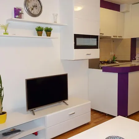 Quiet In Center, Free Private Parking Daire *