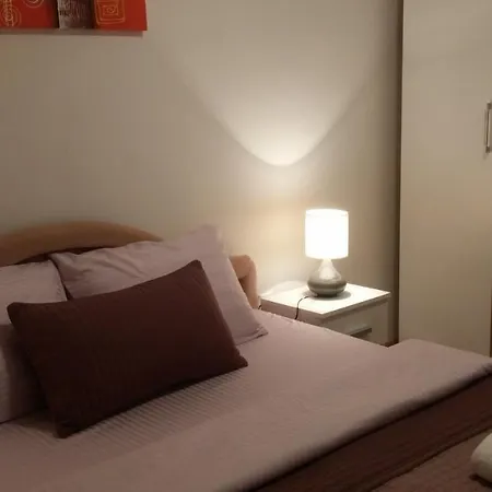 Quiet In Center, Free Private Parking