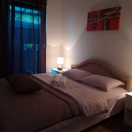 Quiet In Center, Free Private Parking شقة *