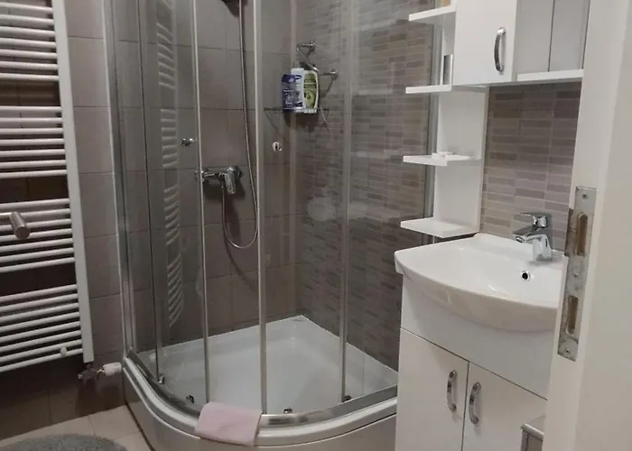 Quiet In Center, Free Private Parking